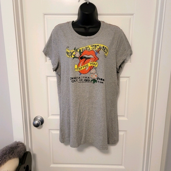 gap rolling stones t shirt